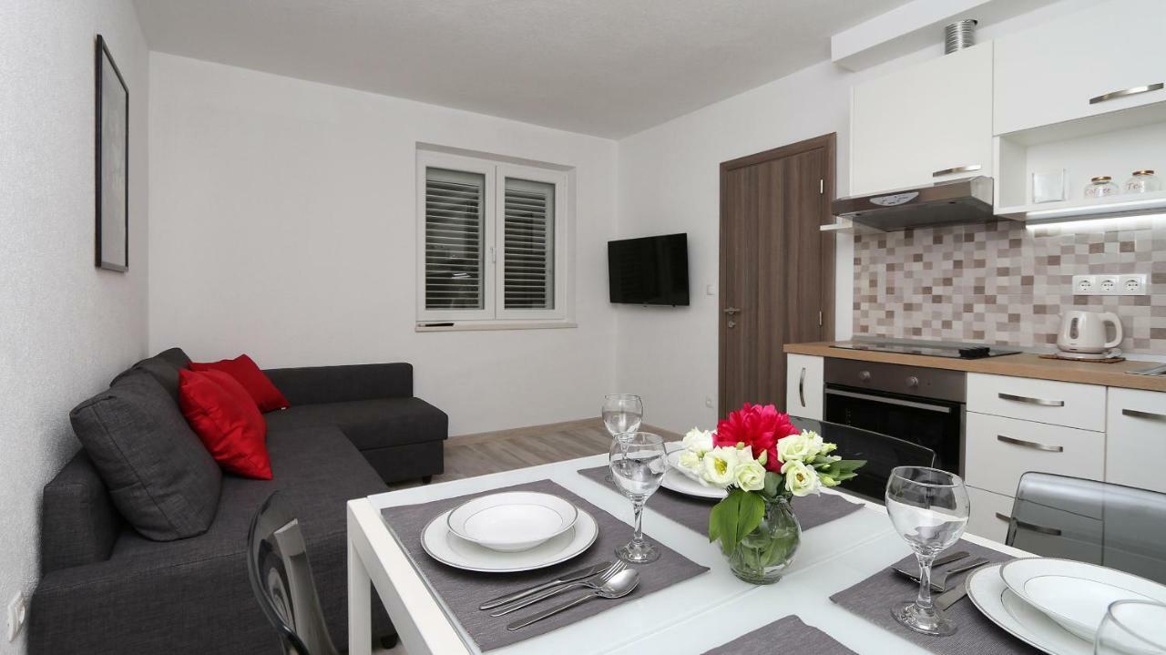 Modern Apartments Iva Makarska Exterior photo